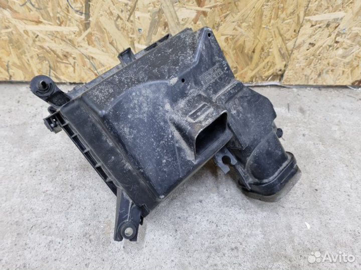 Корпус воздушного фильтра Toyota Camry C 2011