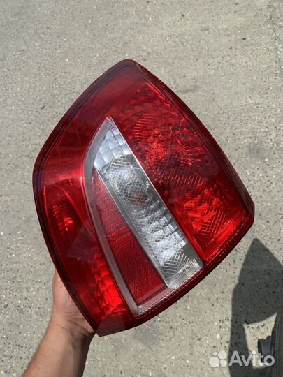 Задние фонари гранта. Стопы на гранту