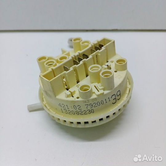 Прессостат Electrolux Zanussi 132082230 7920011