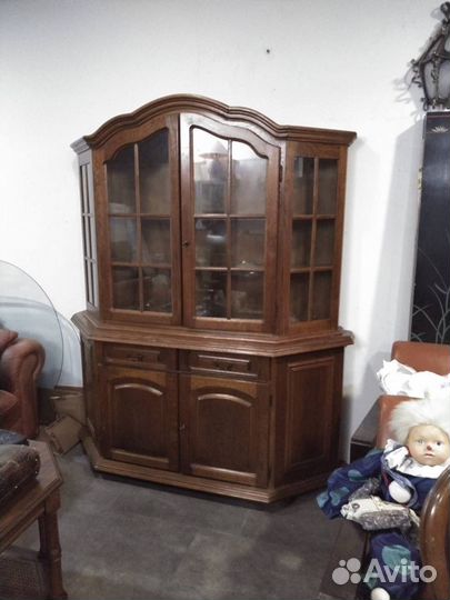 Антикварная витрина