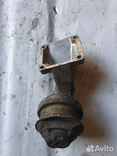 Подушка двигателя Mercedes benz W124 E-klasse