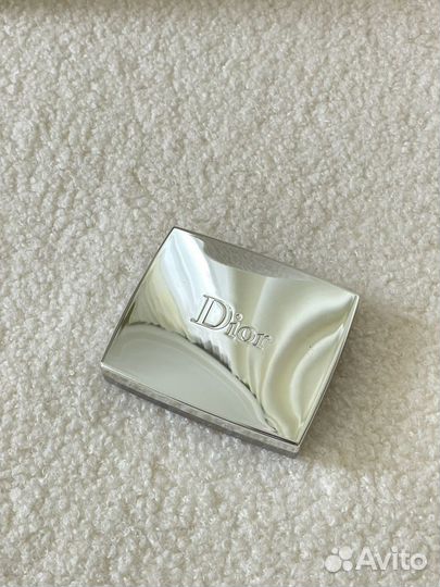 Румяна dior rosy glow 001 petal