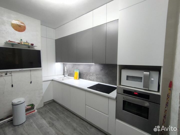 Новый кухонный гарнитур/ светлая кухня на заказ