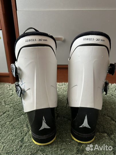 Горнолыжные ботинки atomic