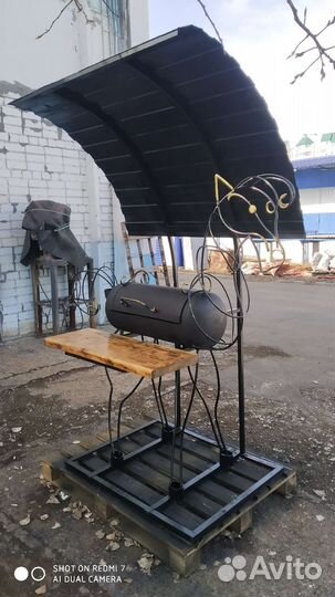 Кованый мангал с крышей