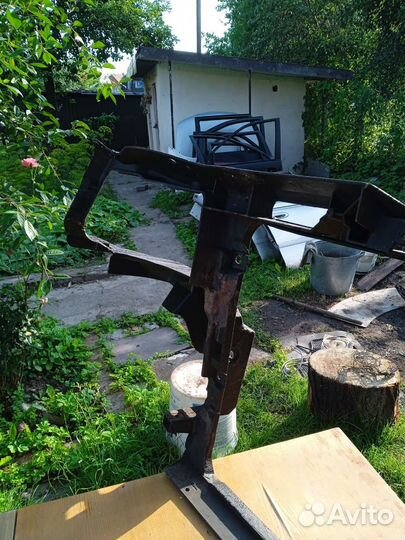 Телевизор на Фольксваген шаран 2001г