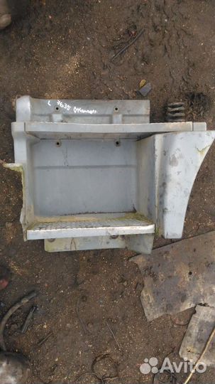 Корпус подножки левой Renault Manager