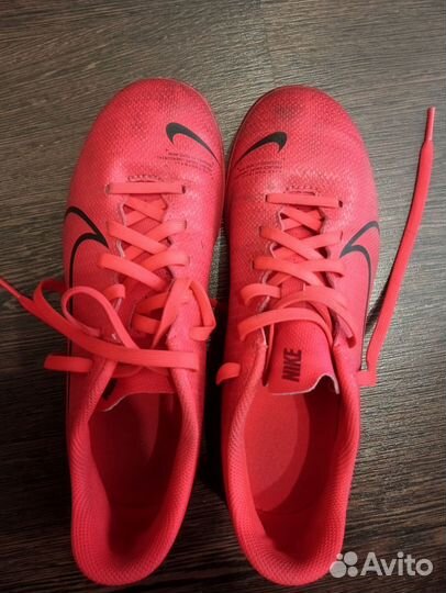 Футбольные бутсы nike