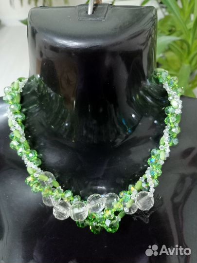 Колье классического дизайна Читать описание