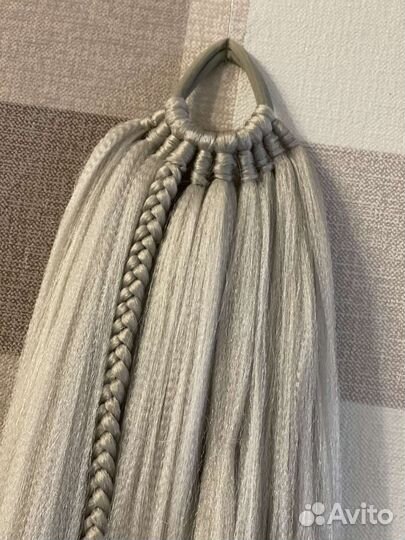 Хвост волосы на резинке