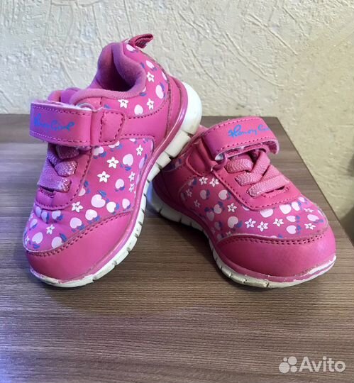 Кроссовки для девочки