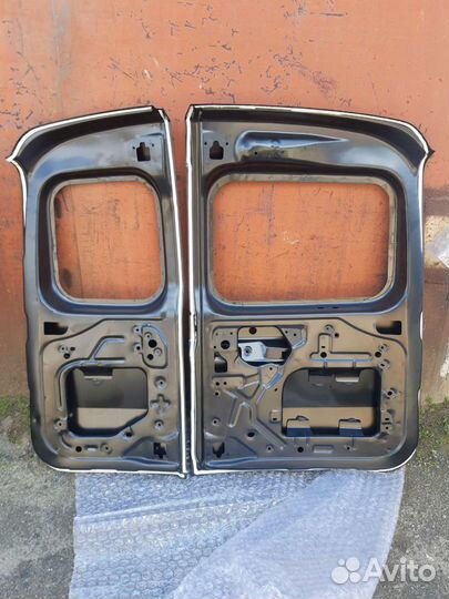 Задние двери ларгус