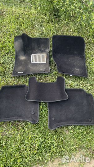 Автомобильные коврики 3d