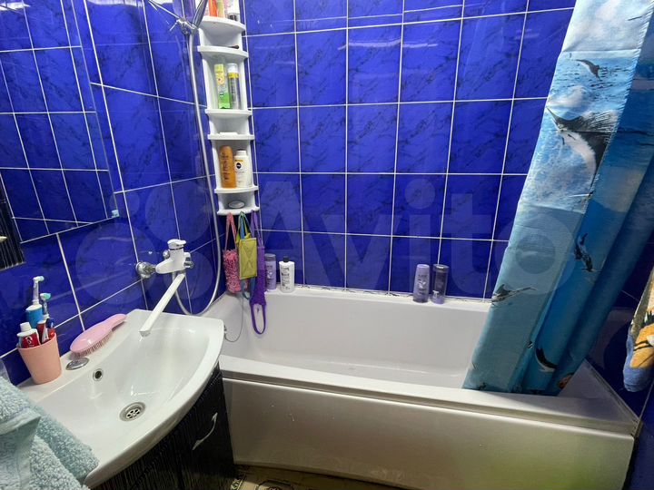 4-к. квартира, 77 м², 1/3 эт.