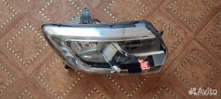 Фара правая Рено Сандеро 2 Степвей рестайлинг