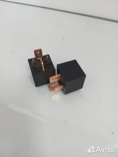 Реле 4 конт / 81.25902.0415