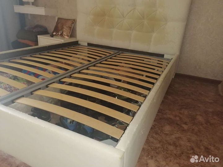 Кровать двуспальная 160х200 бу