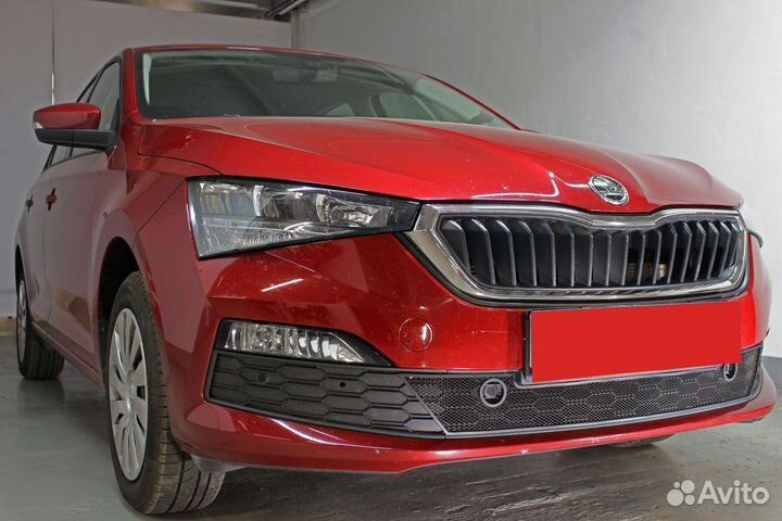 Защитная сетка радиатора низ черная Skoda Rapid (2