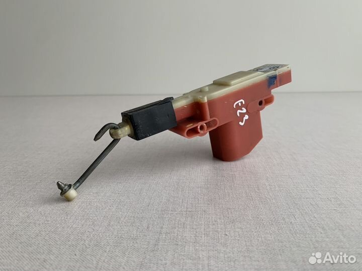 Активатор замка передней двери BMW E23 E24 E30