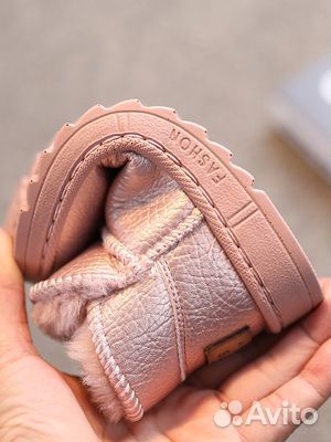 Теплые зимние ботинки уги