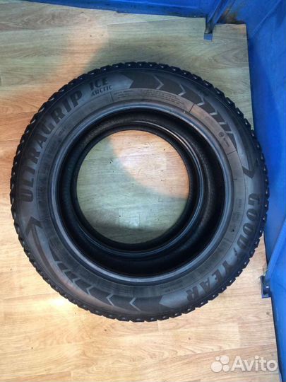 Goodyear Ultragrip Ice Arctic 235/55 R17
