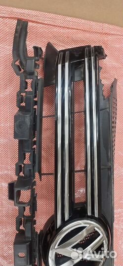 Решетка радиатора Volkswagen Tiguan