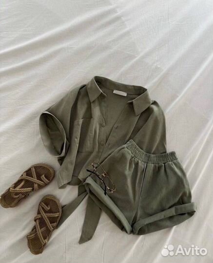 Костюм с шортами женский