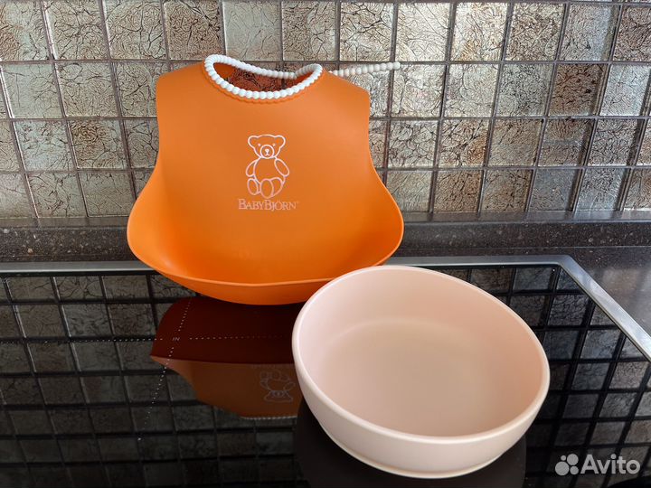 Нагрудник силиконовый Baby Bjorn с тарелкой