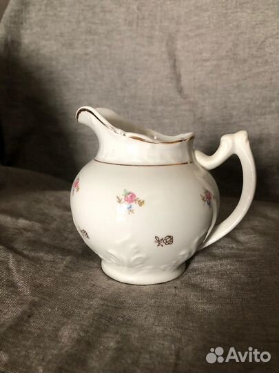 Сахарницы,чайник,молочники,блюдца СССР