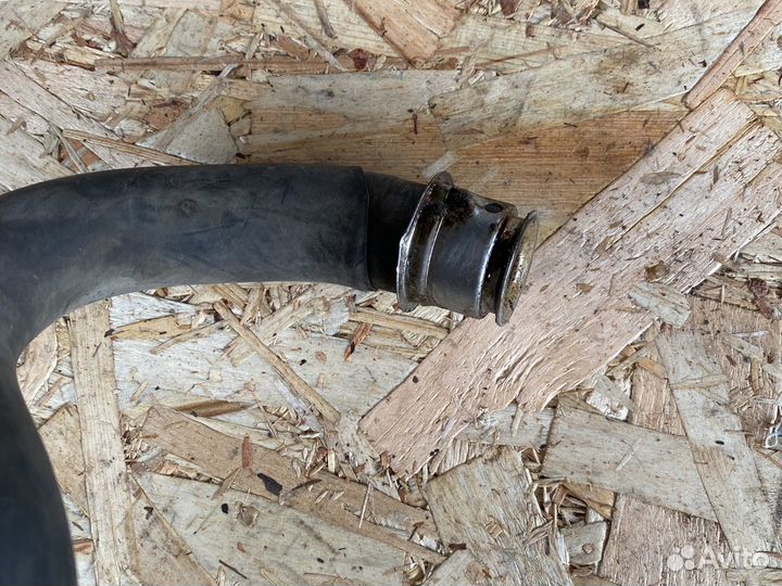 Патрубок охлаждения Мерседес w216