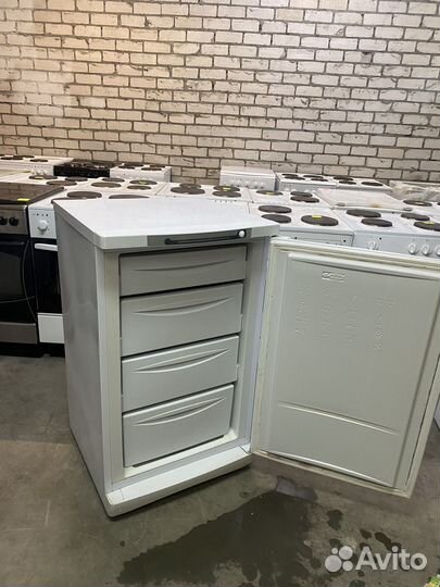 Морозильная камера Indesit 4 ящика