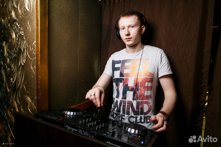 Диджей (DJ) / Ведущий на свадьбу