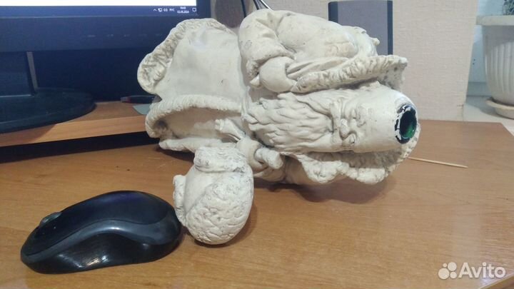 Фарфоровая статуэтка 