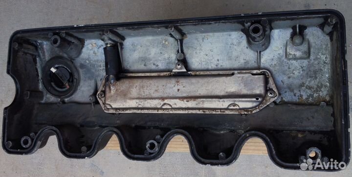 Клапанная крышка Мерседес 123