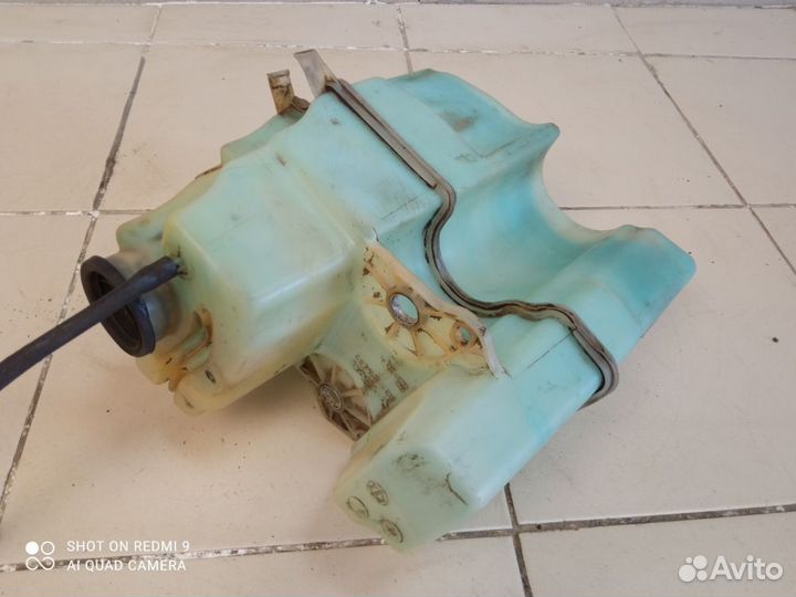 Бачок омывателя лобового стекла Volvo S80