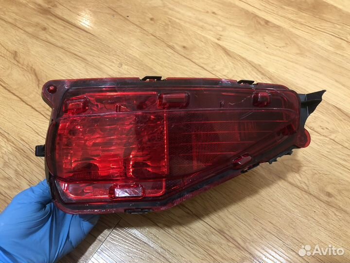 Противотуманный фонарь левый Toyota Fortuner 2