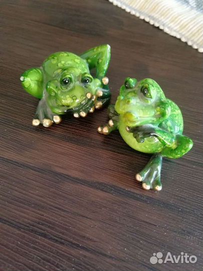 Статуэтка лягушка