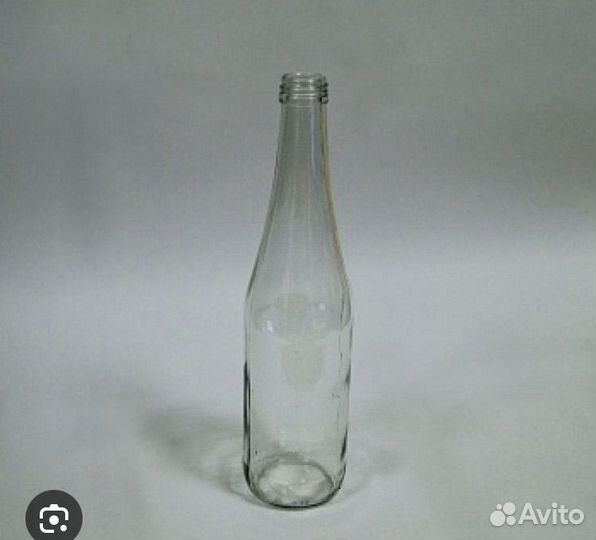 Стеклянные бутылки с крышками