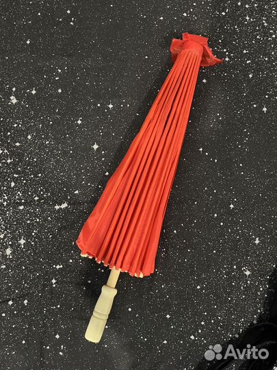 Китайский красный зонт