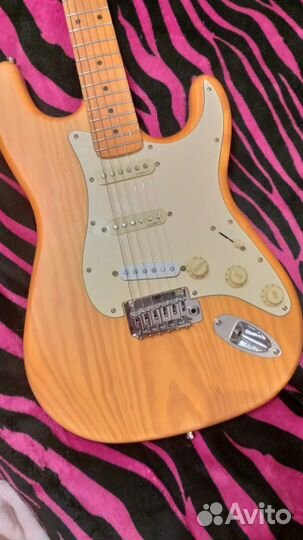 Электро гитара Fender Stratocaster SSS Custom