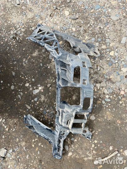 Каркас бампера левый Mercedes-Benz C-Class W204