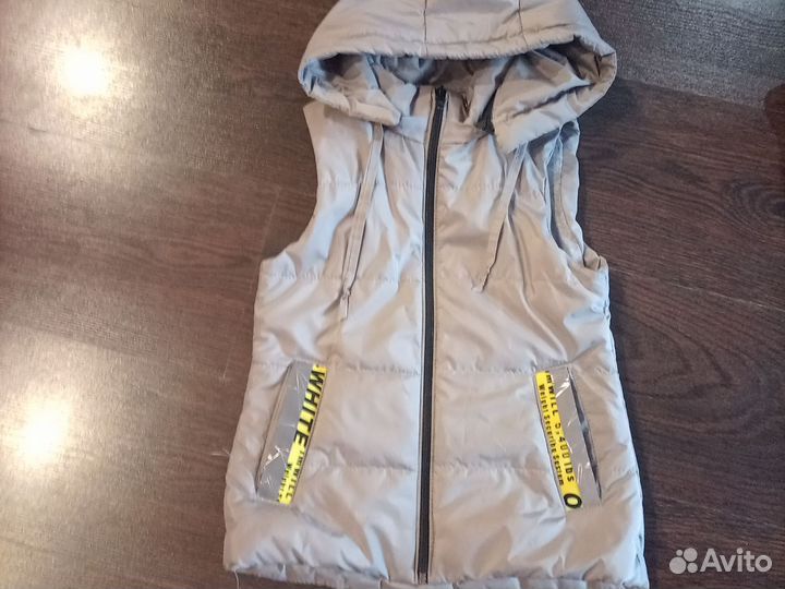 Платье, куртка и жилет для девочки на рост 104-110