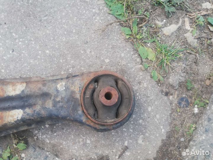 Рычаг подвески задний Митсубиси Лансер 9