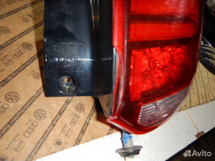 Фонарь правый внешний Mitsubishi Outlander 3