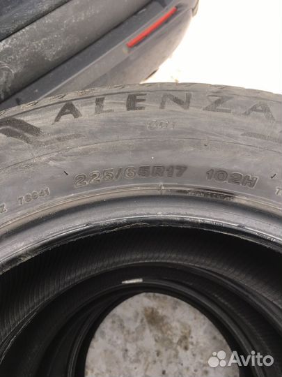 Bridgestone Alenza 001 225/65 R17 102T