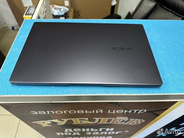 Honor MagicBook i5/512Gb/Intel UHD Graphics