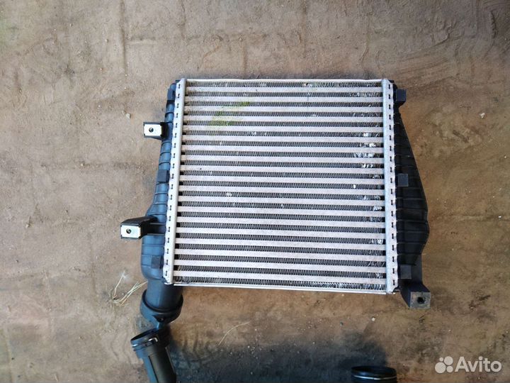 Интеркулер левый туарег