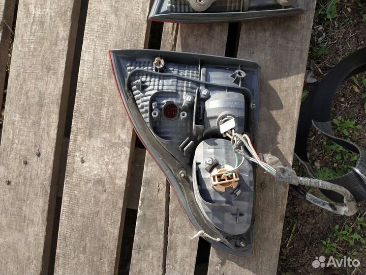 Стоп сигнал Toyota ipsum