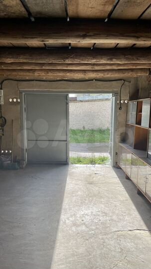 Гараж, > 30 м²