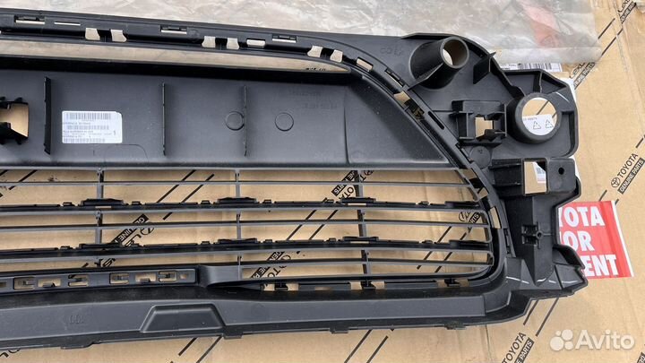 Решетка радиатора Peugeot 301 96769-46780